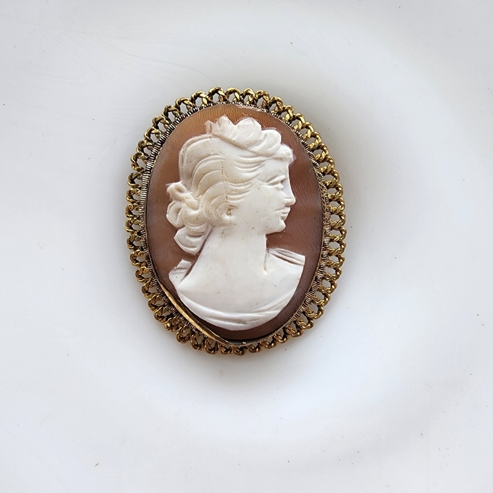 Reserved MIKEYSMIMI 1900s antique estate cameo brooch pendant hand carved shell